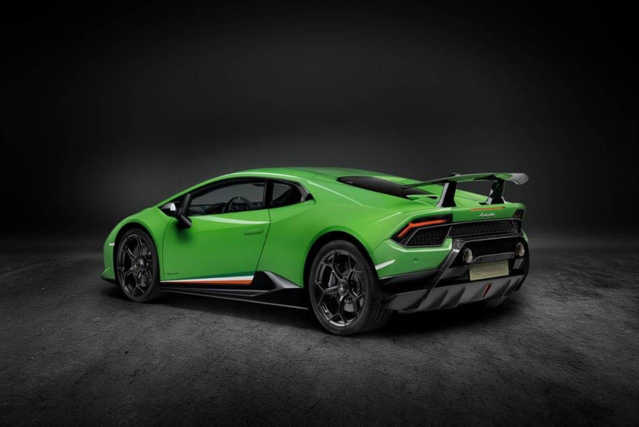 2018-Lamborghini-Huracan-Performante-228